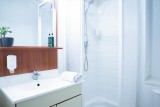 shower-room-hotel-le-mans