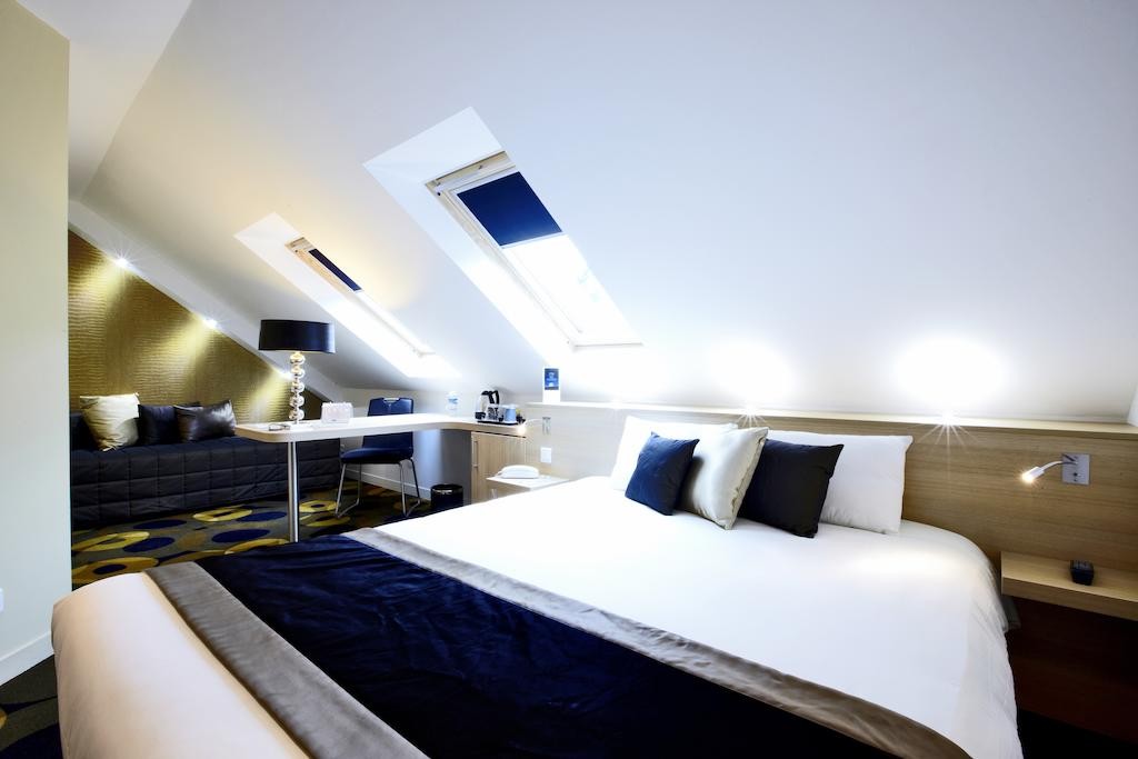 king-size-room-hotel-le-mans
