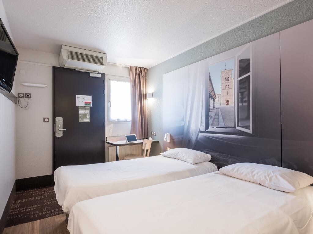 Twin room twin-room-hotel-le-mans
