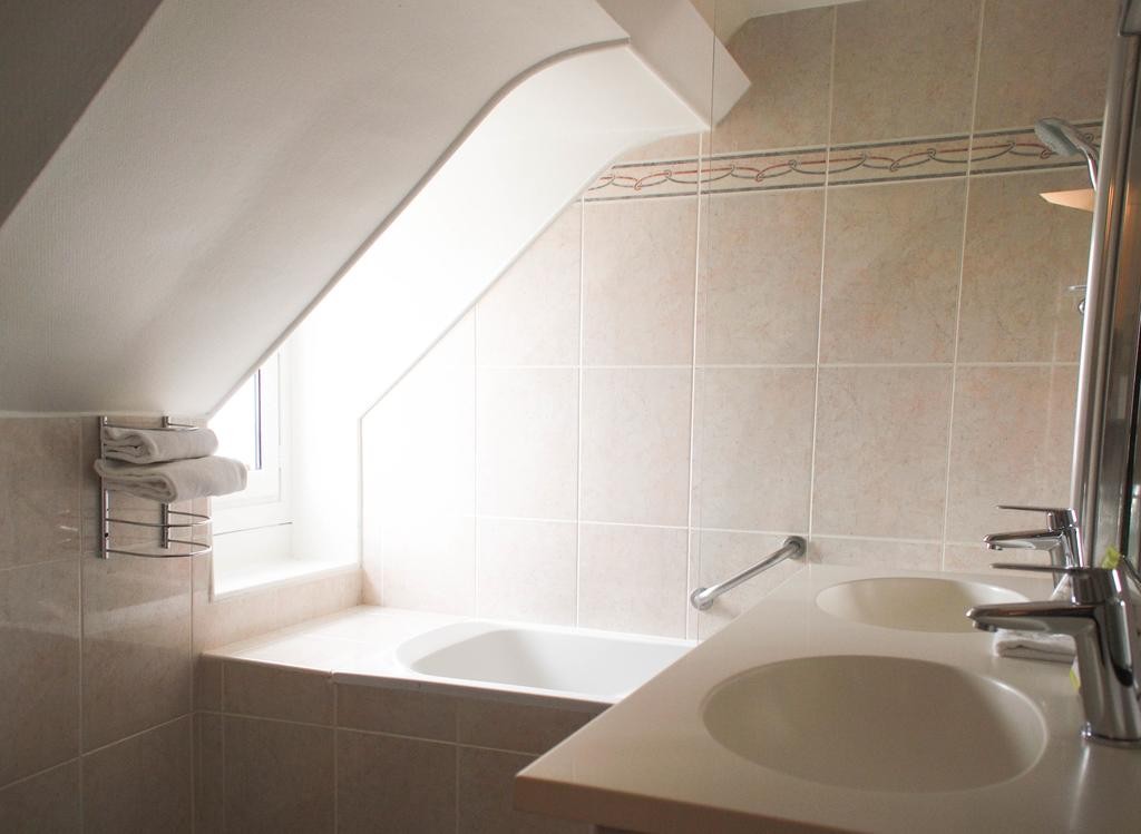 bathroom-hotel-le-mans