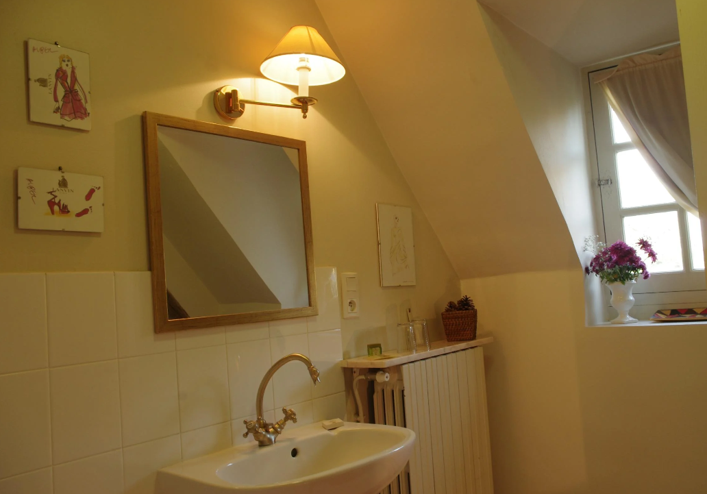 salle de bain hôtel à 25mn du circuit des 24H salle de bain hôtel à 25mn du circuit des 24H