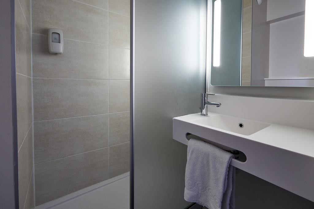 Salle de douche salle-de-douche-hotel-le-mans