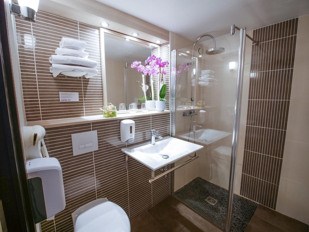 salle-de-douche-hotel-le-mans