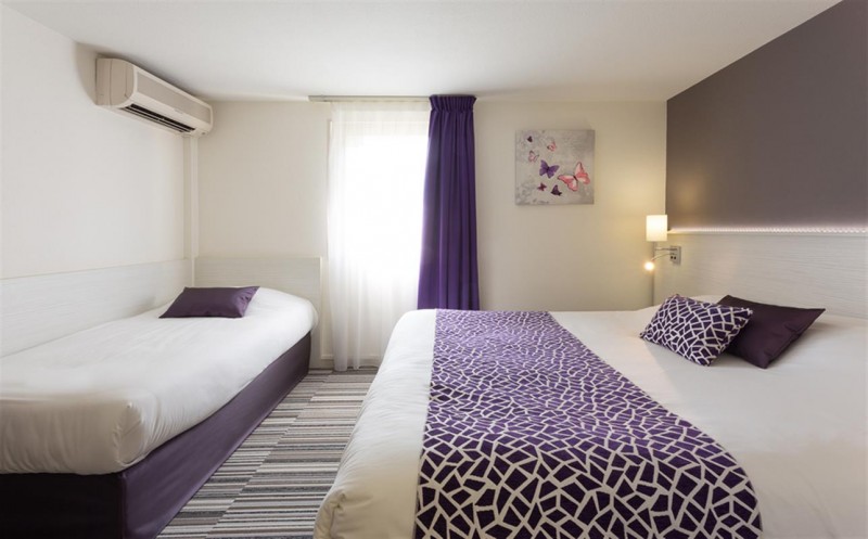 Chambre Triple hôtel-lemanscircuit-24H