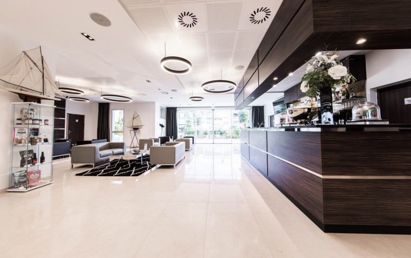 hall-1-834 hall-1-834