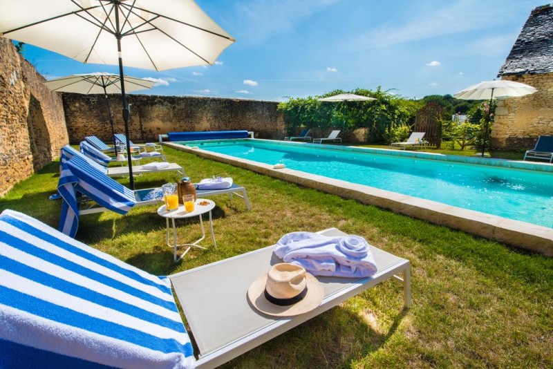 Swimming pool swimming-pool-hotel-circuit-le-mans