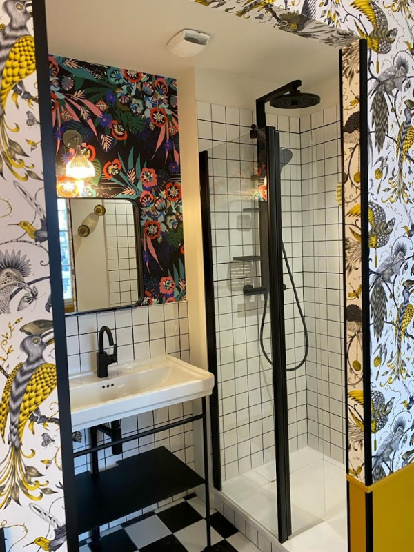 salle de bain - hôtel 4 étoiles