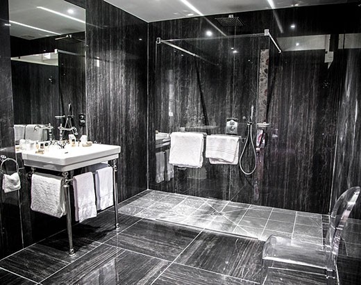 Shower room shower-room-hotel-le-mans