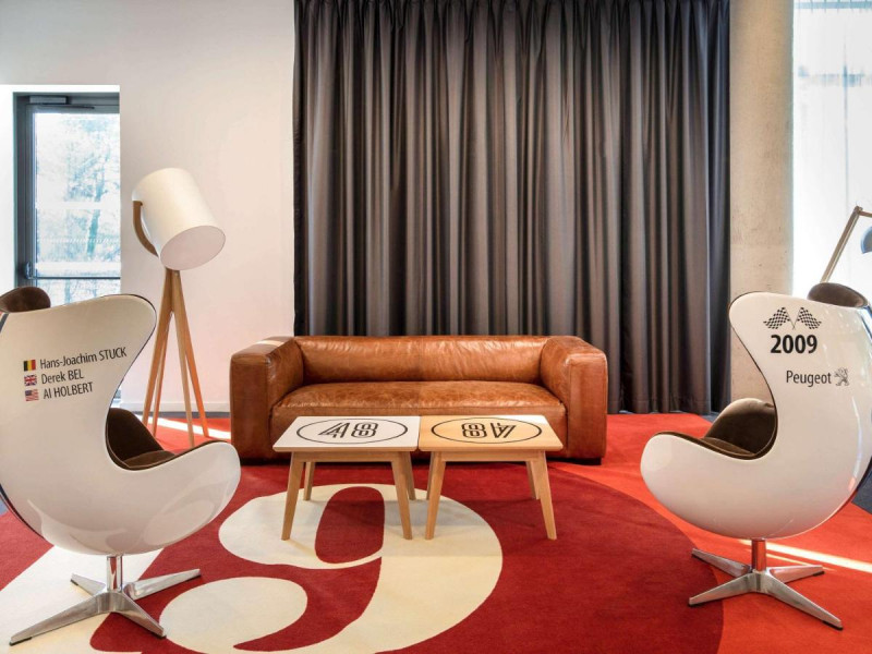 salon-climatisé-sur-le-circuit-du-mans salon-climatisé-sur-le-circuit-du-mans