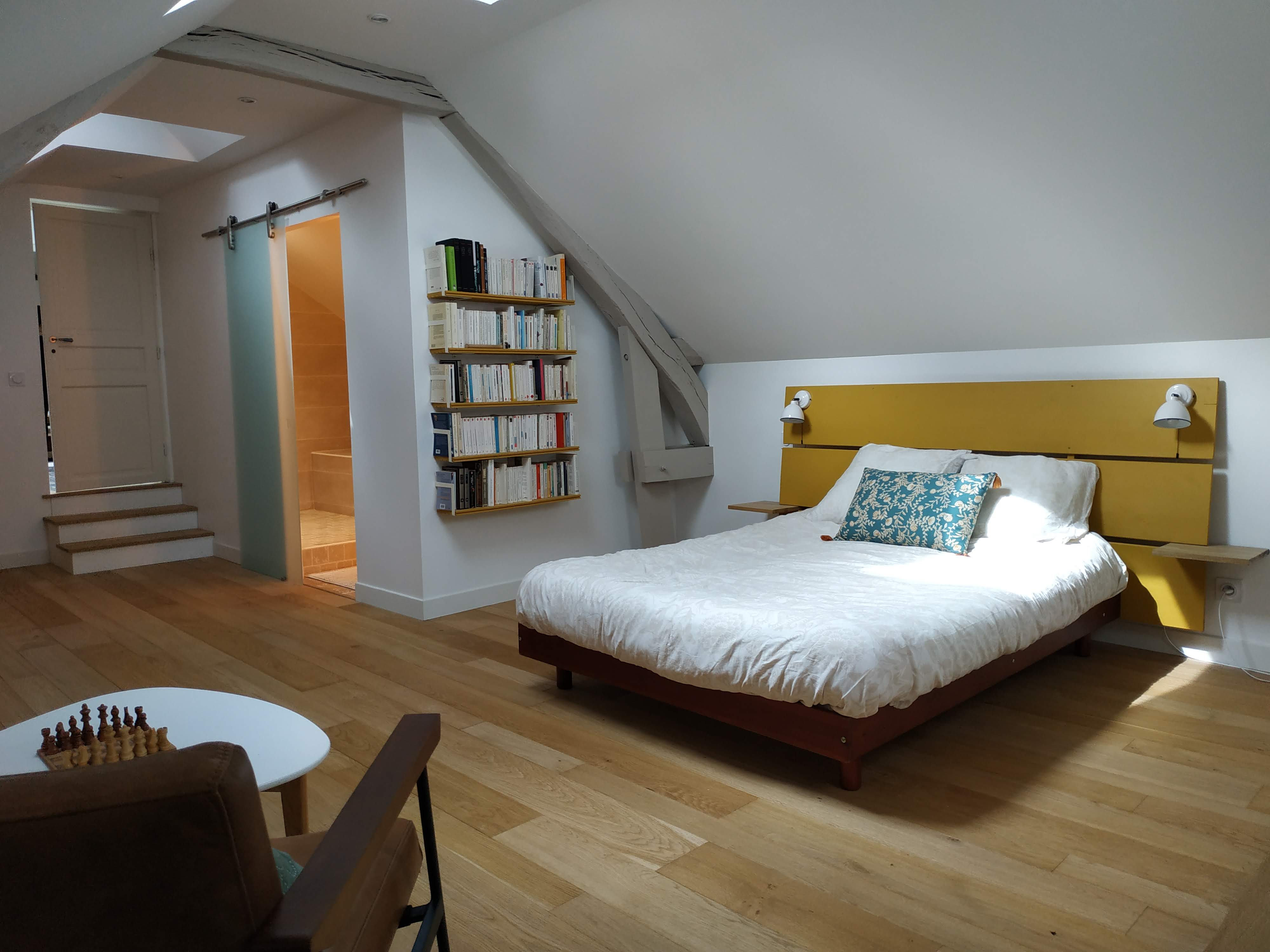 Nice two bedroom house 20 minutes from the track by car