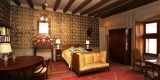 gold-room-in castle-1379-E