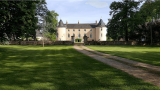 Façade_et_jardin_hôtes_24h_lemans_château