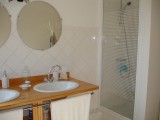 bathroom_guestshouse_24h_lemans_b&b