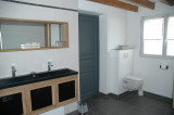bathroom - Comfortable guest rooms 7 minutes from the 24-hour race circuit