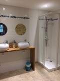 bathroom_le_mans_24h_race_cottage_castle