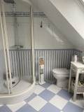 bathroom guest house 24H