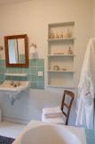 Bathroom - guest house 40mn from the circuit