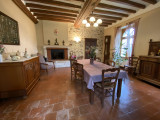 living room Stay - 15 min from the circuit