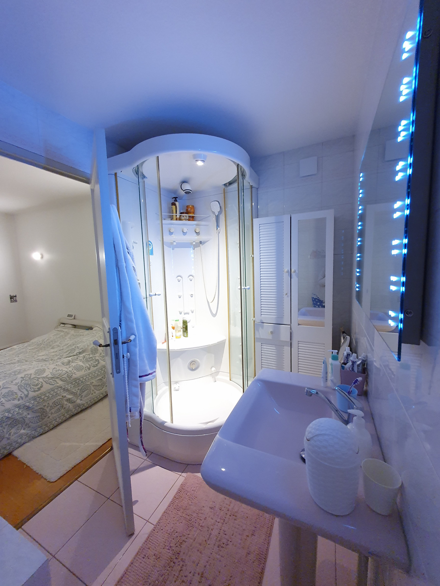 Bathroom- 24H
