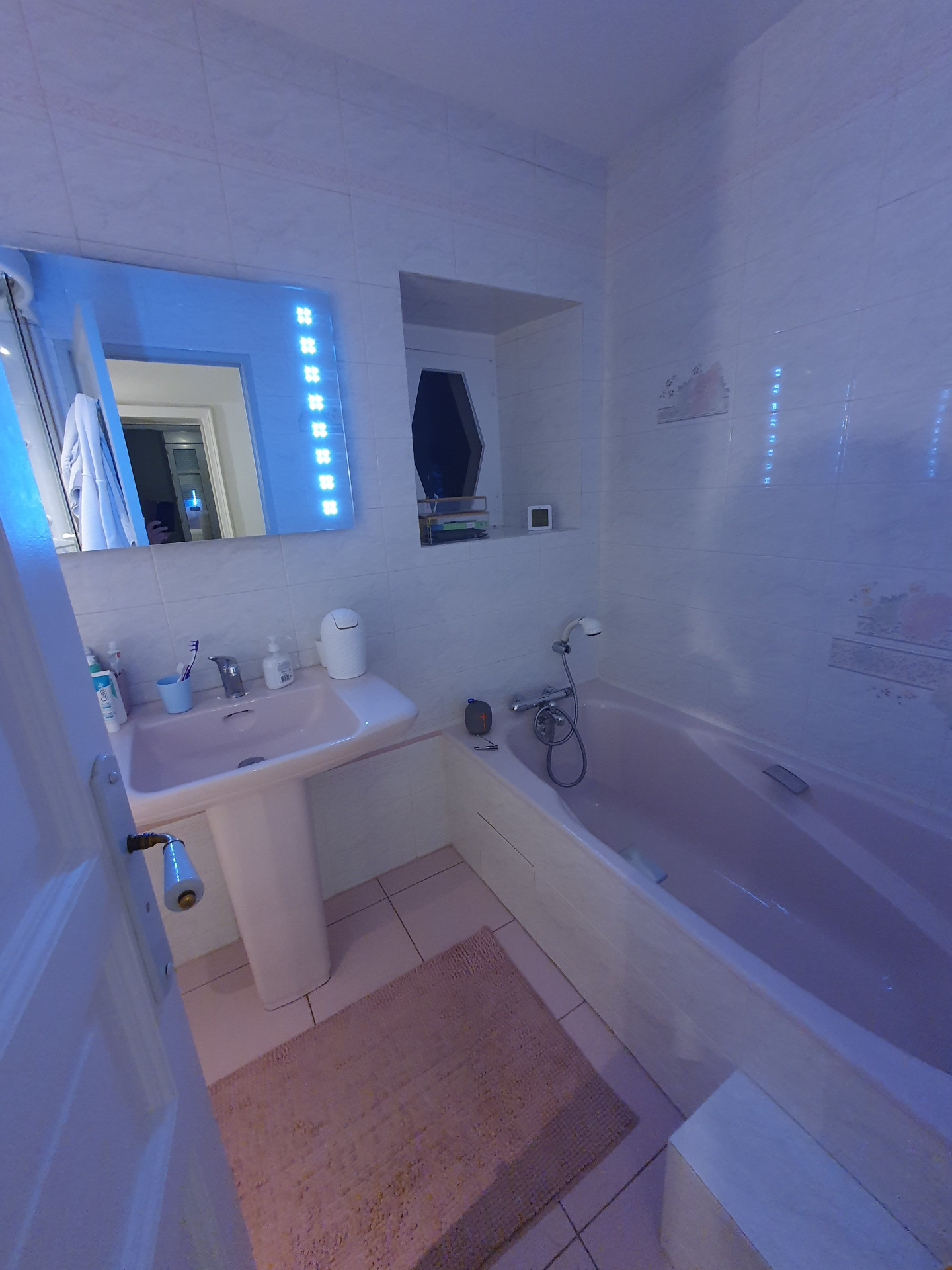 bathroom- 24H