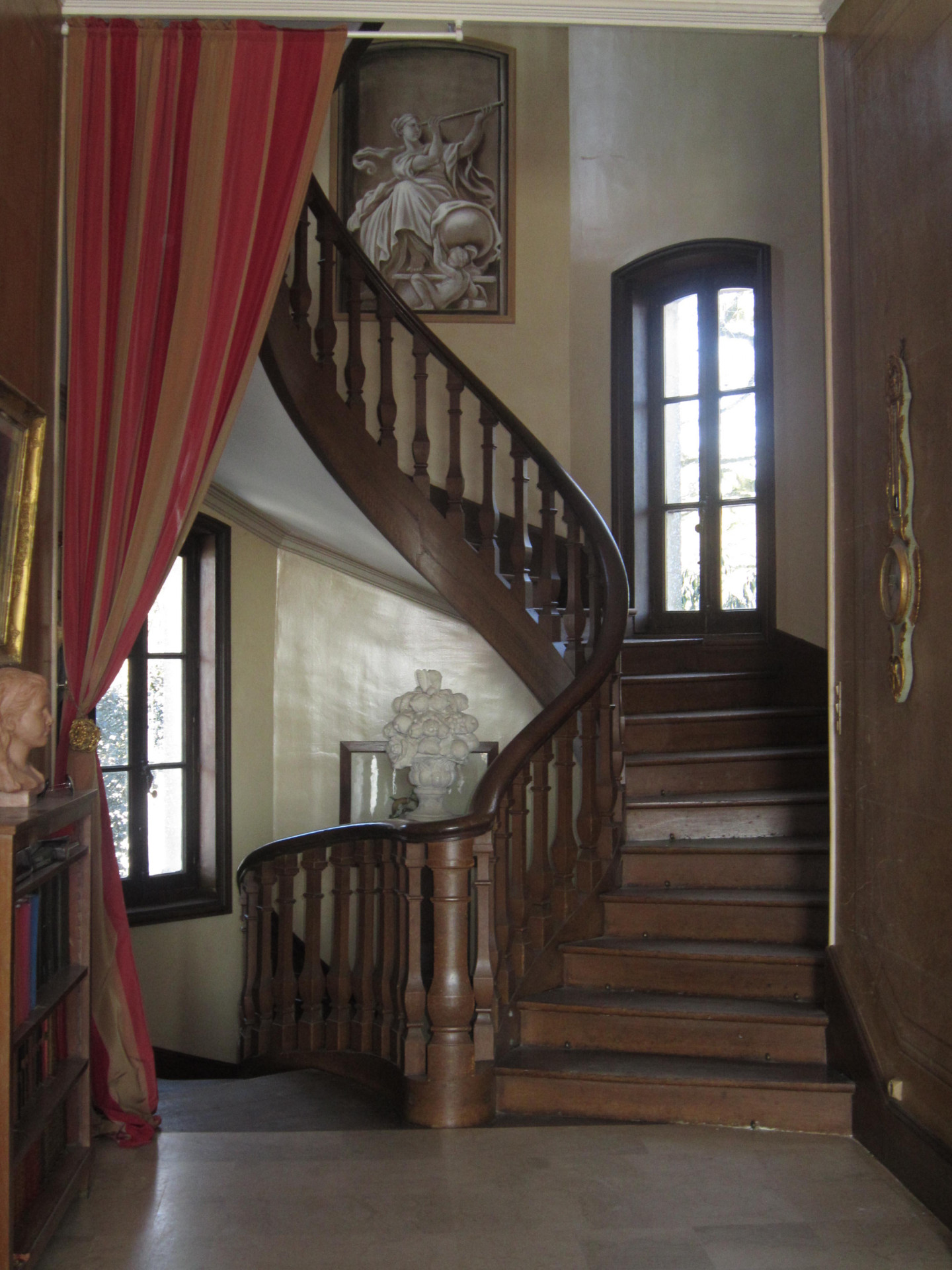 3-photo-chateau-entree-escalier-10291