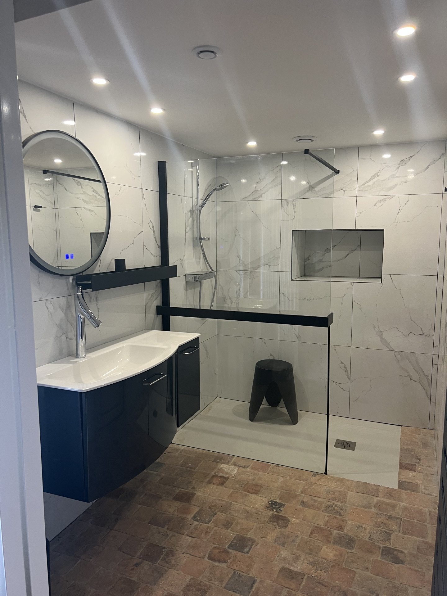 5 chambres avec salles de bain privatives à 20mn du circuit