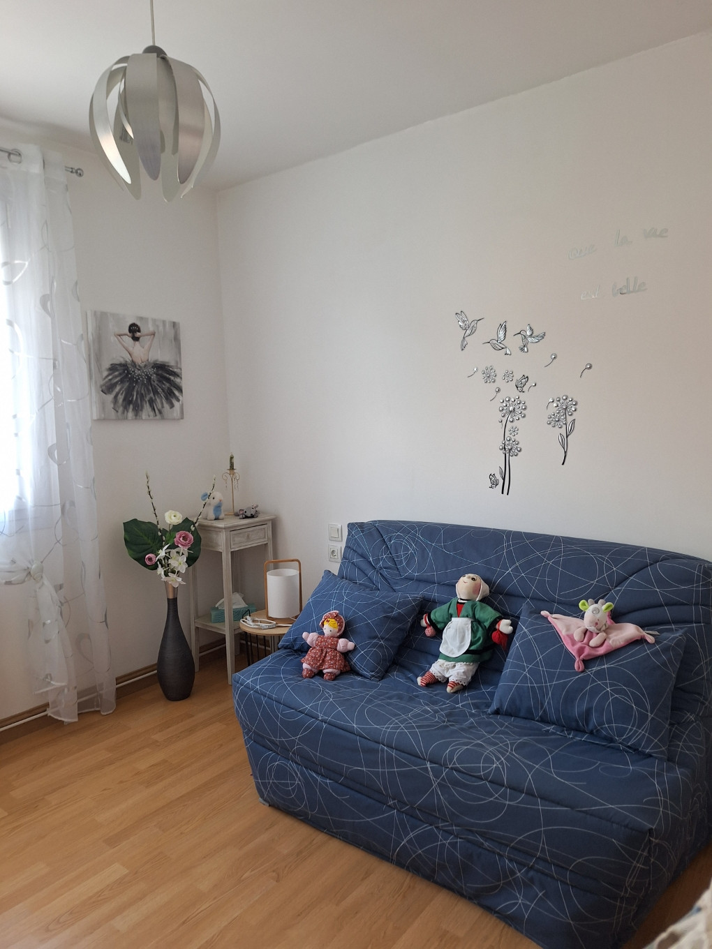 	bathroom - 20 min from circuitSettee - 20 min from circuit