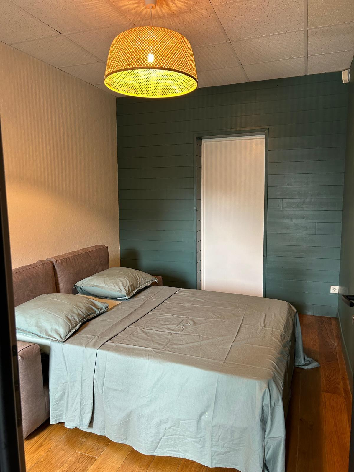 double-sofa-bed-15min-circuit-du-mans
