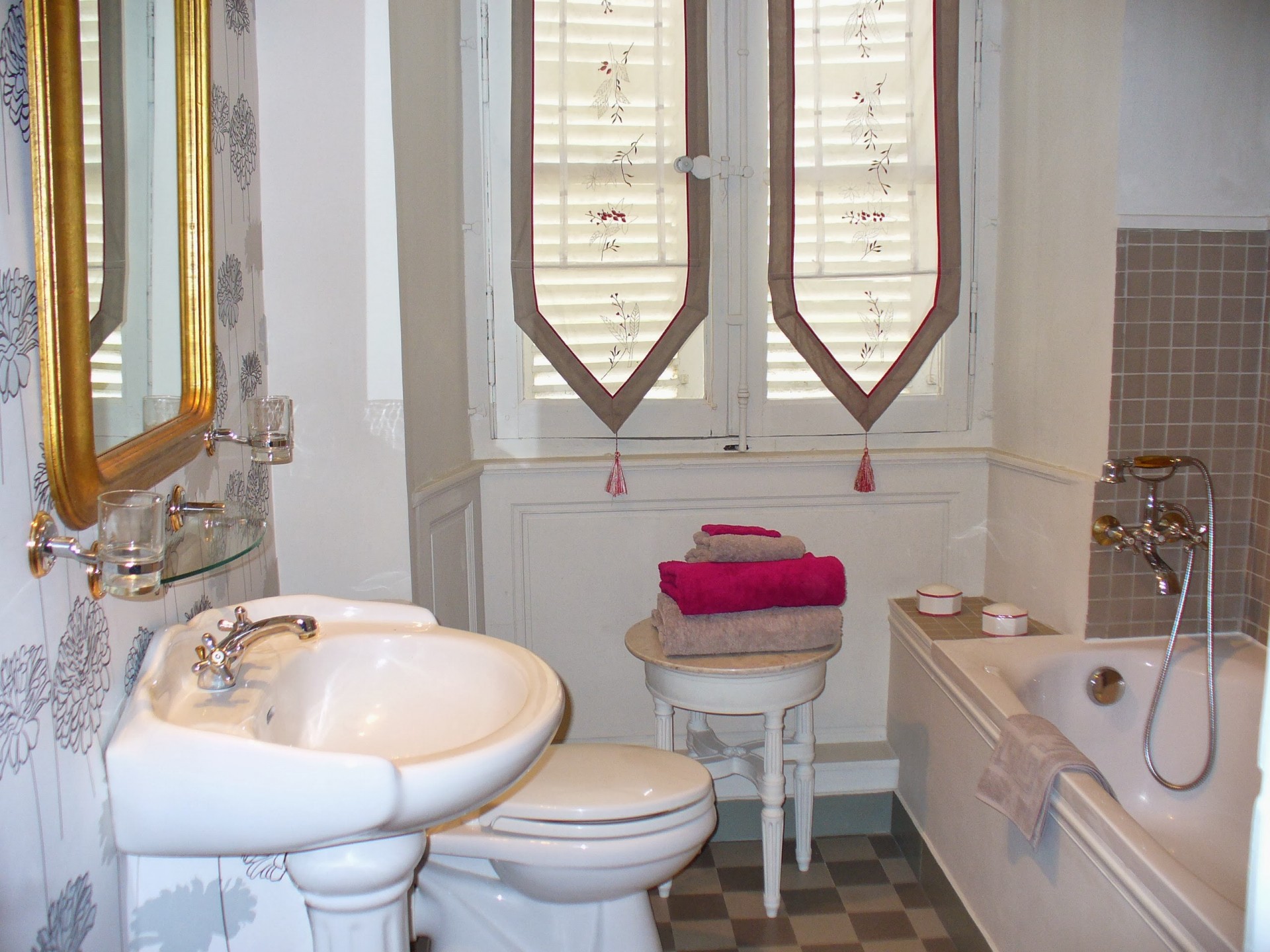 ch-774-s-chambre-rhododendrons-sdb-4233