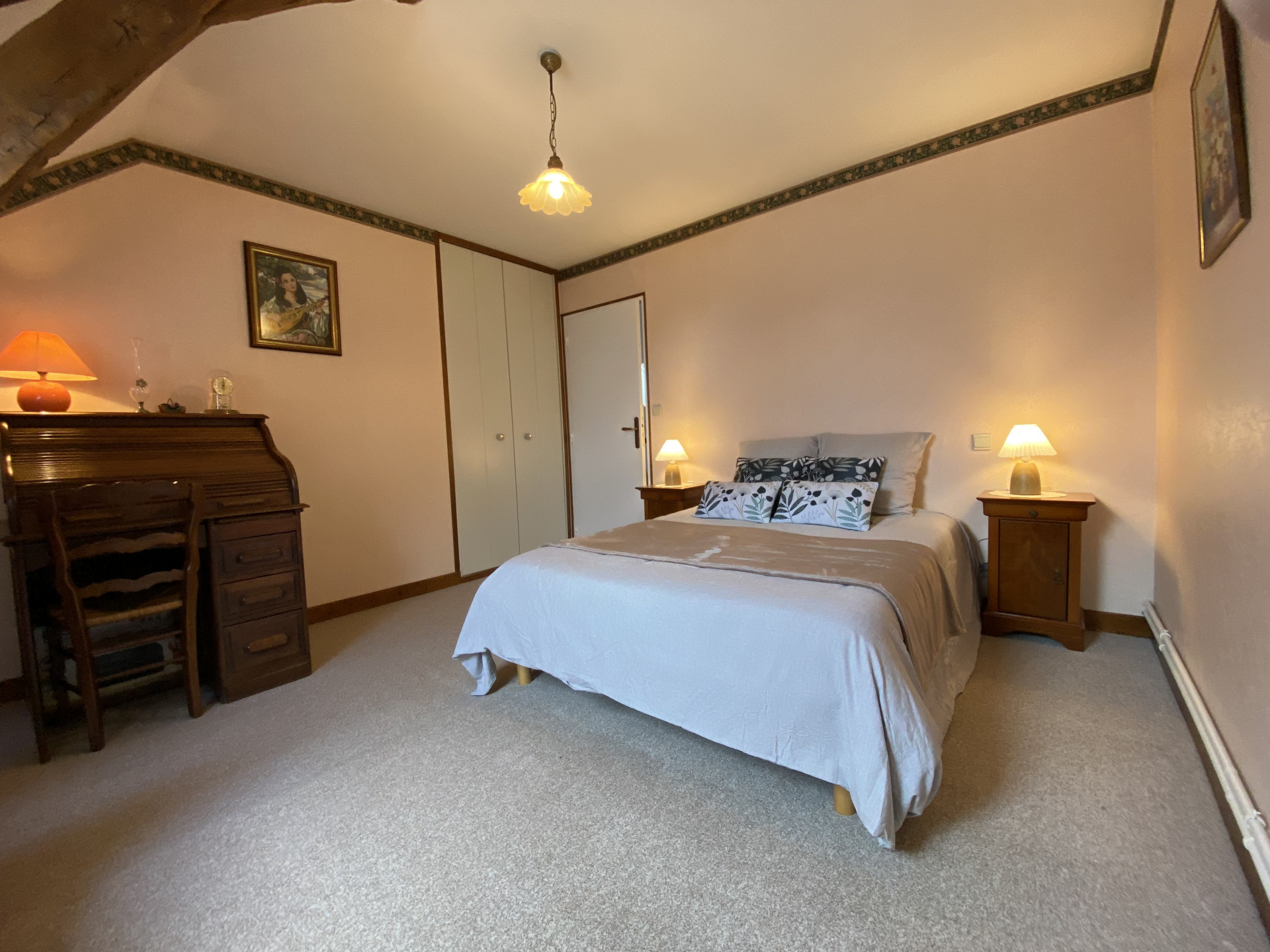 room - 15 min from circuit
