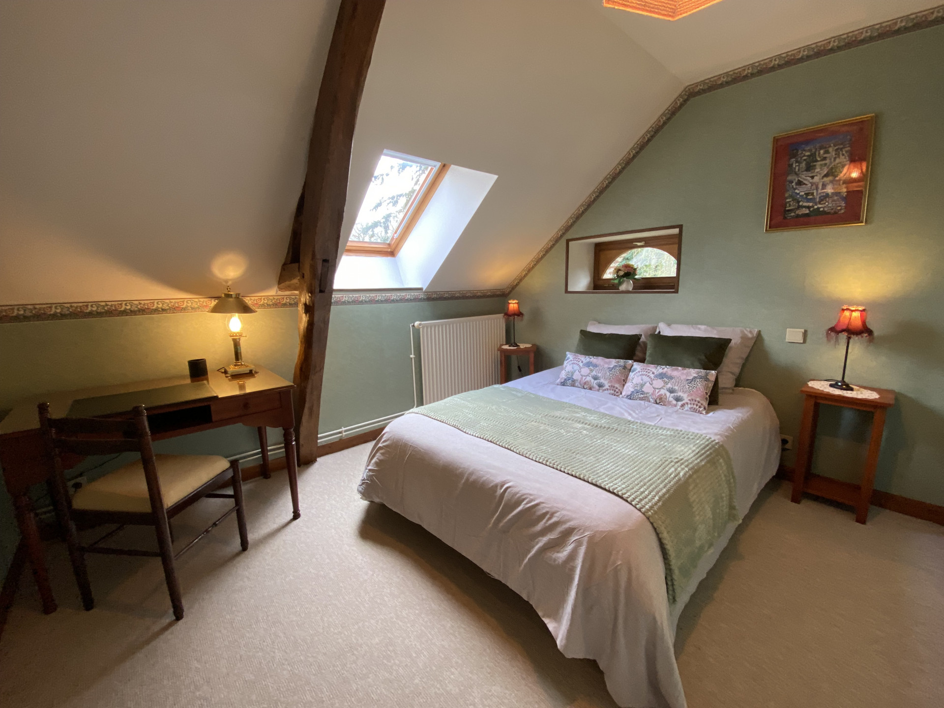 room - 15 min from circuit
