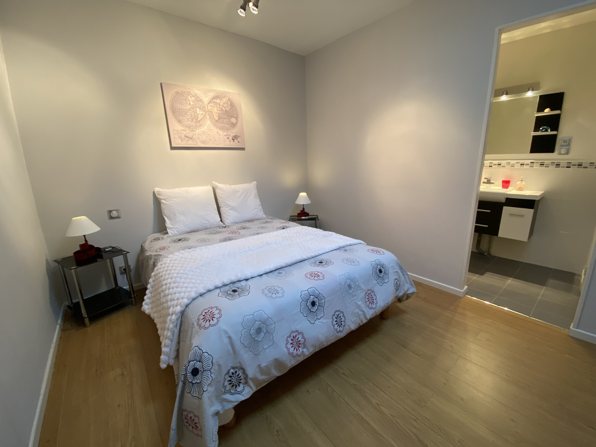 room - 15 min from circuit