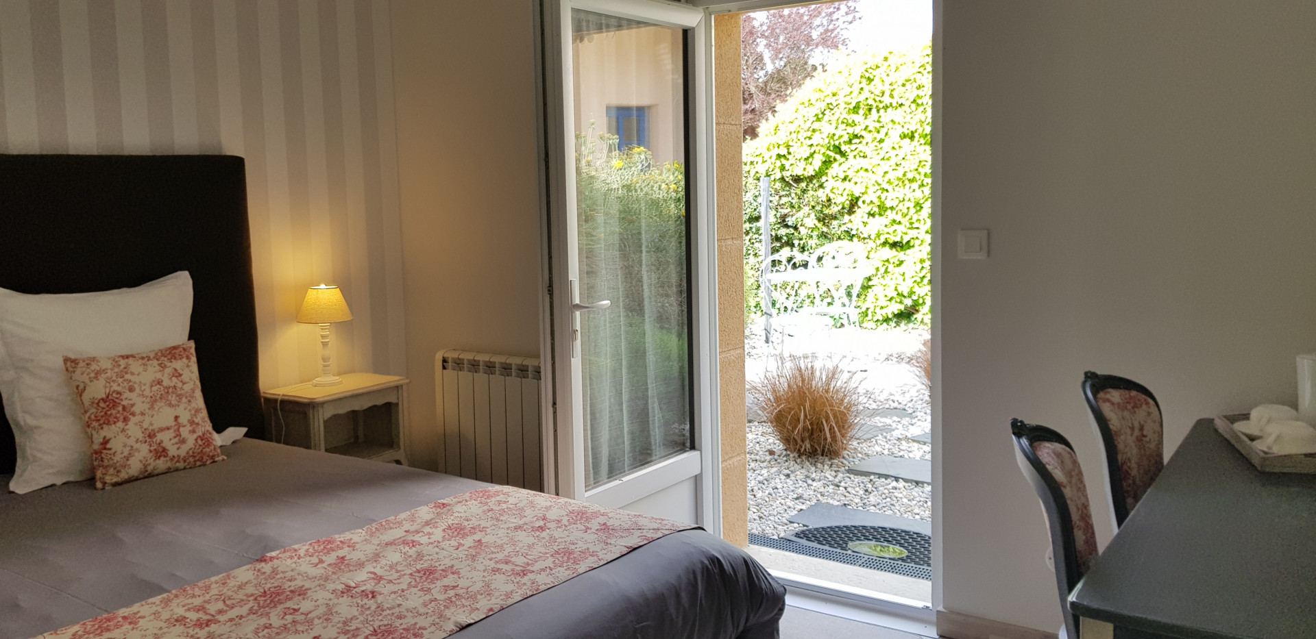 double room - Comfortable B&B 7 minutes from the 24-hour race circuit