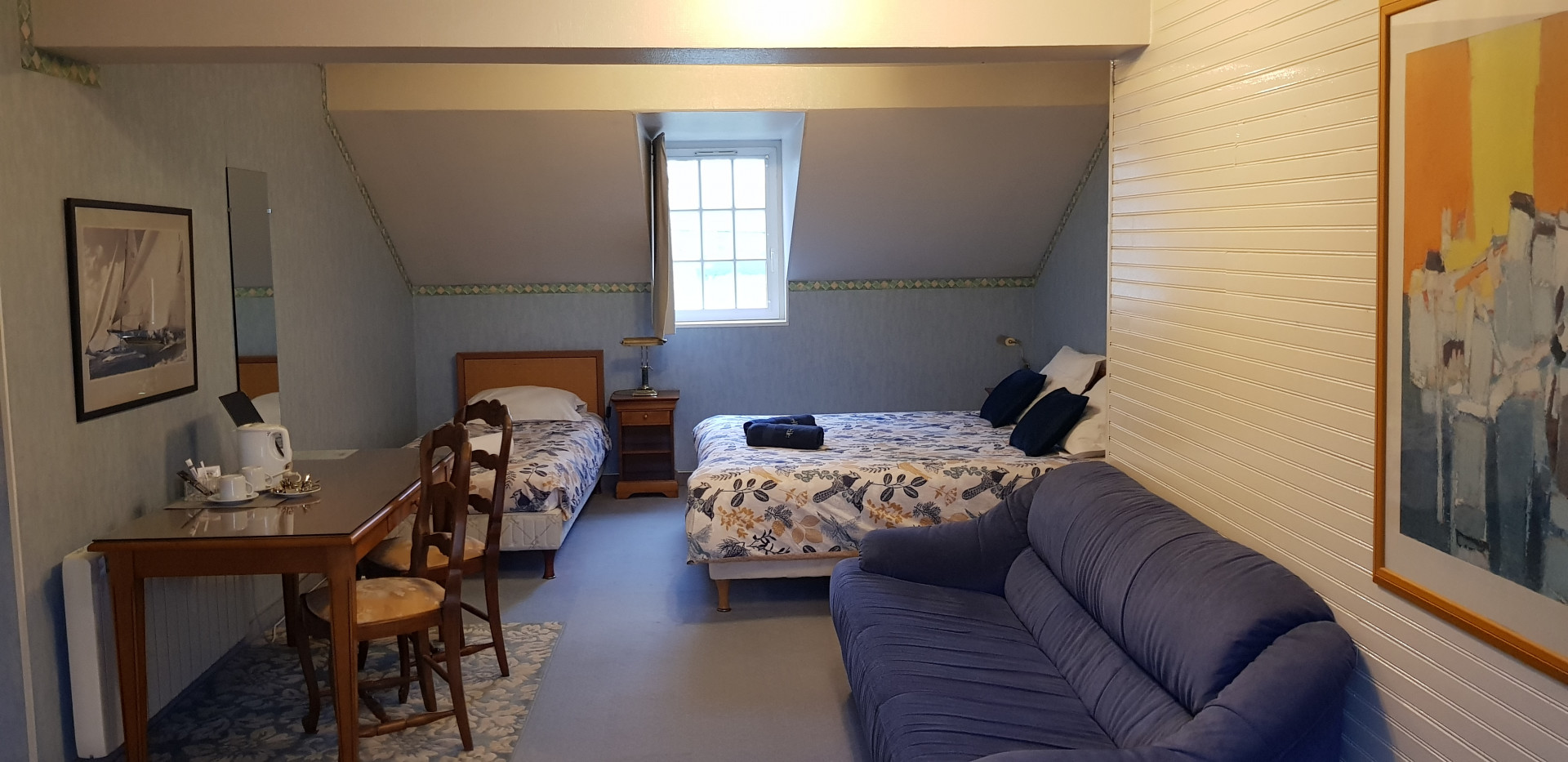 Chambre jusqu'à 5 personnes à 7mn du circuit des 24 Heures Chambre jusqu'à 5 personnes à 7mn du circuit des 24 Heures