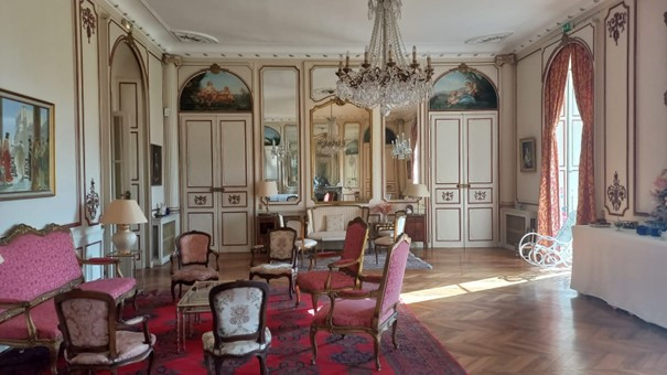 Castle located 35 minutes from the 24 Heures du Mans circuit