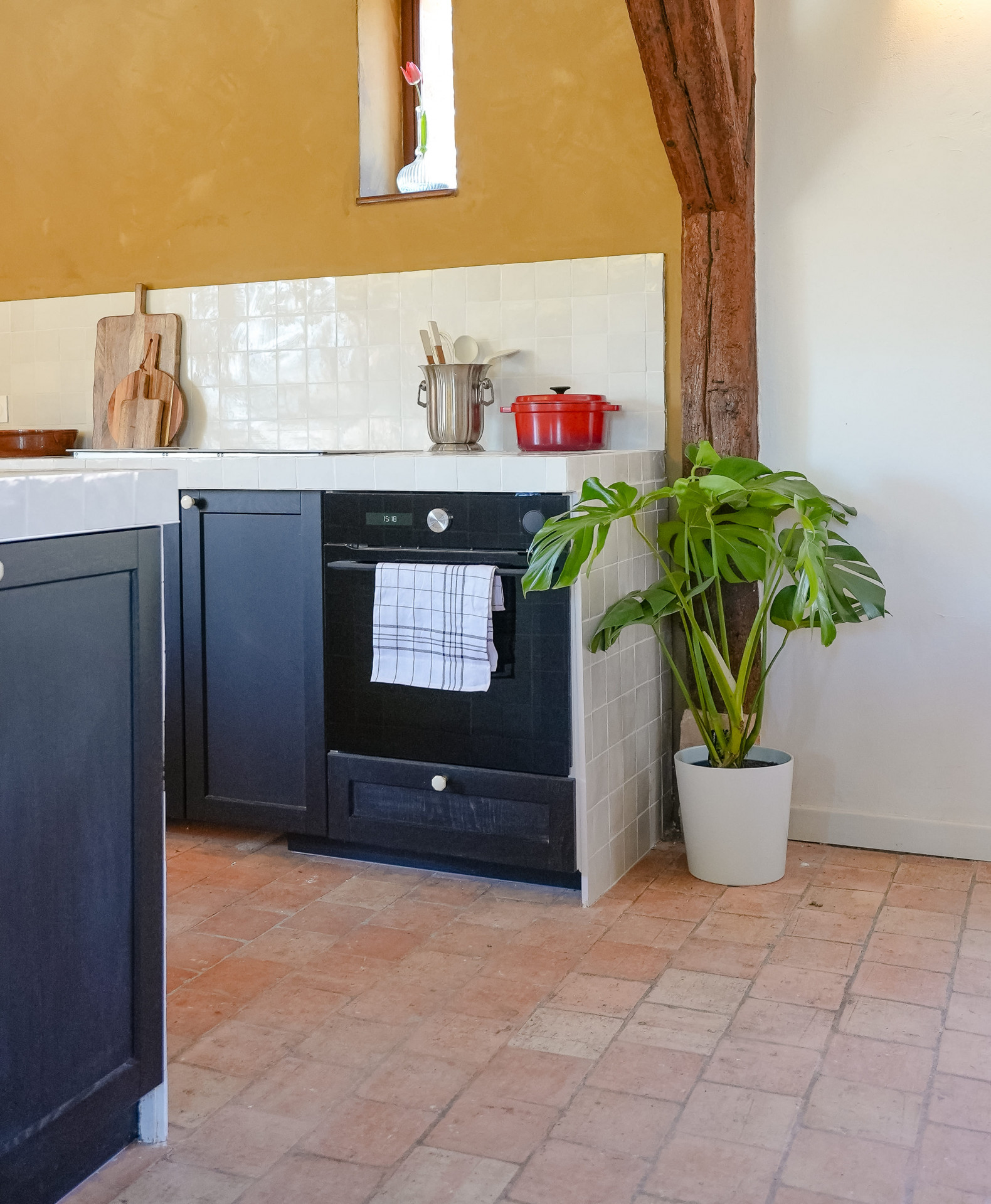 Kitchen - 40 min from circuit