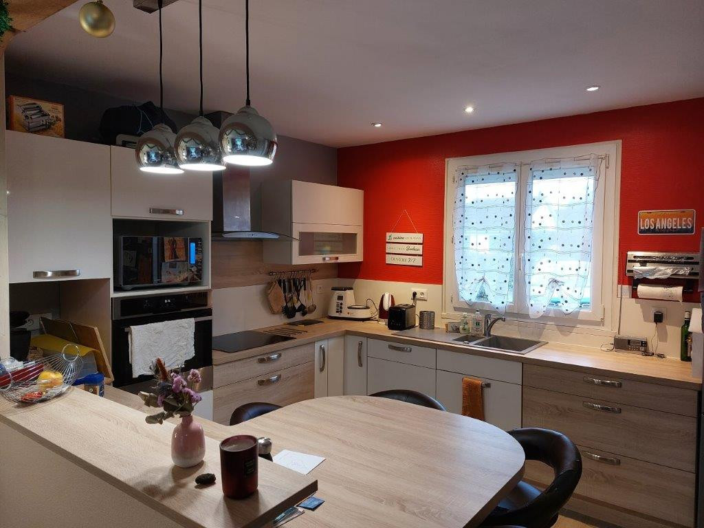 Kitchen - 20 minutes from the circuit