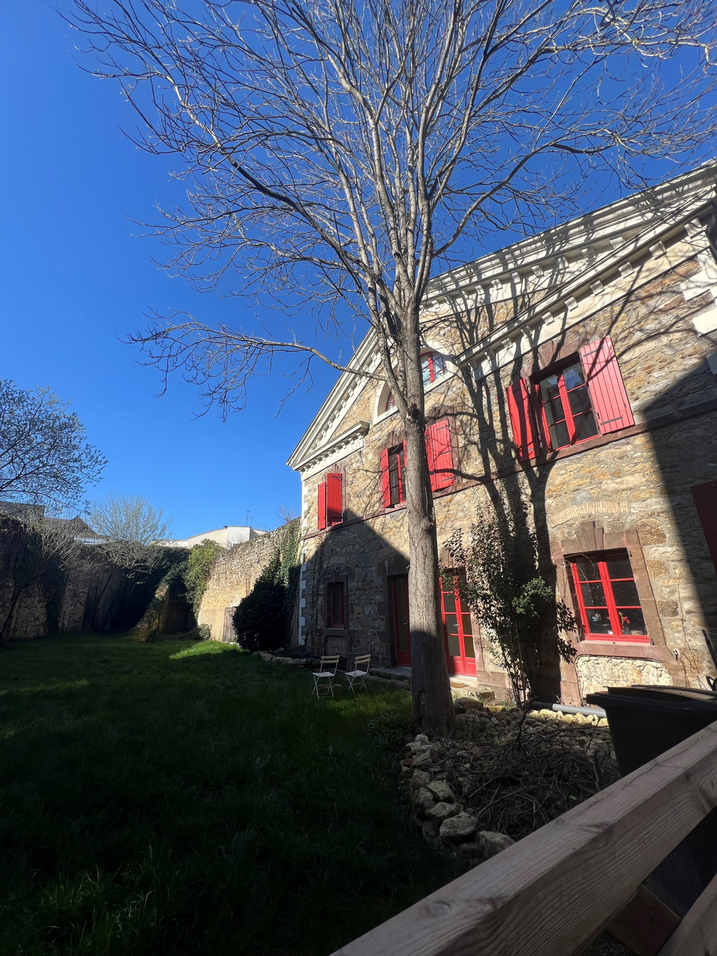 Demeure de 4 chambres avec salles de bain en centre ville du Mans Demeure de 4 chambres avec salles de bain en centre ville du Mans