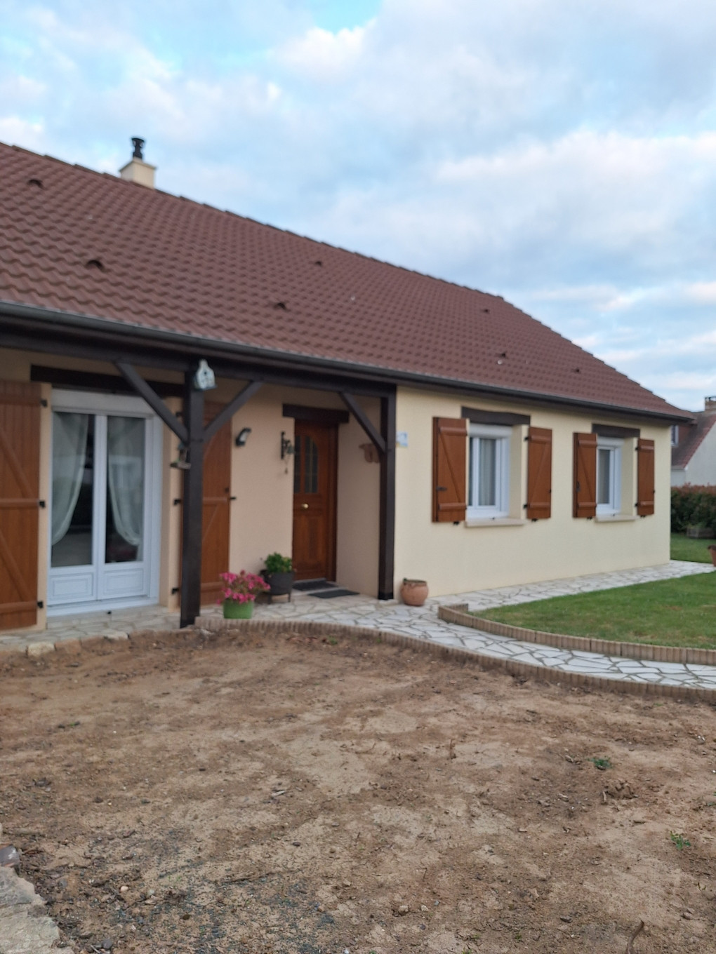 Exterior House - 20 minutes from the circuit
