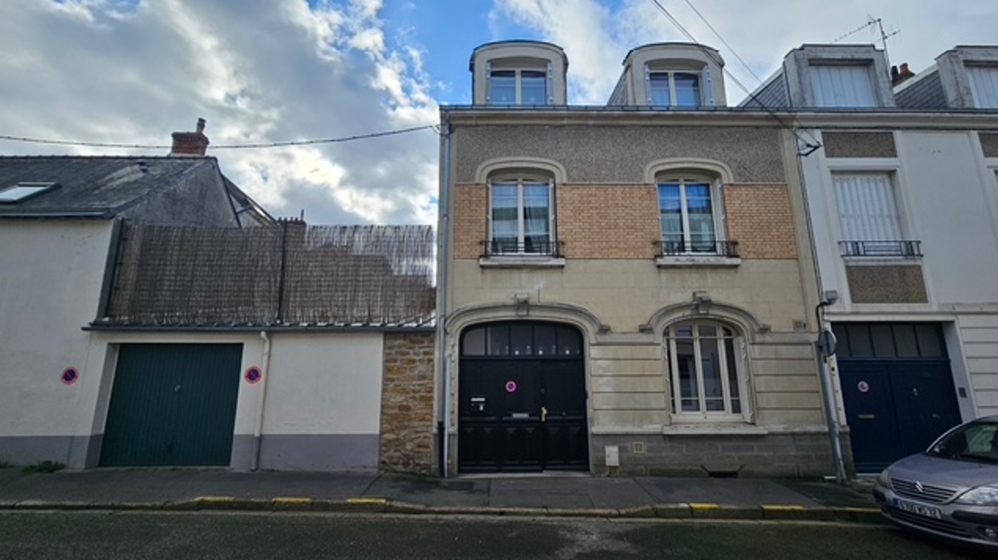 House exterior House exterior