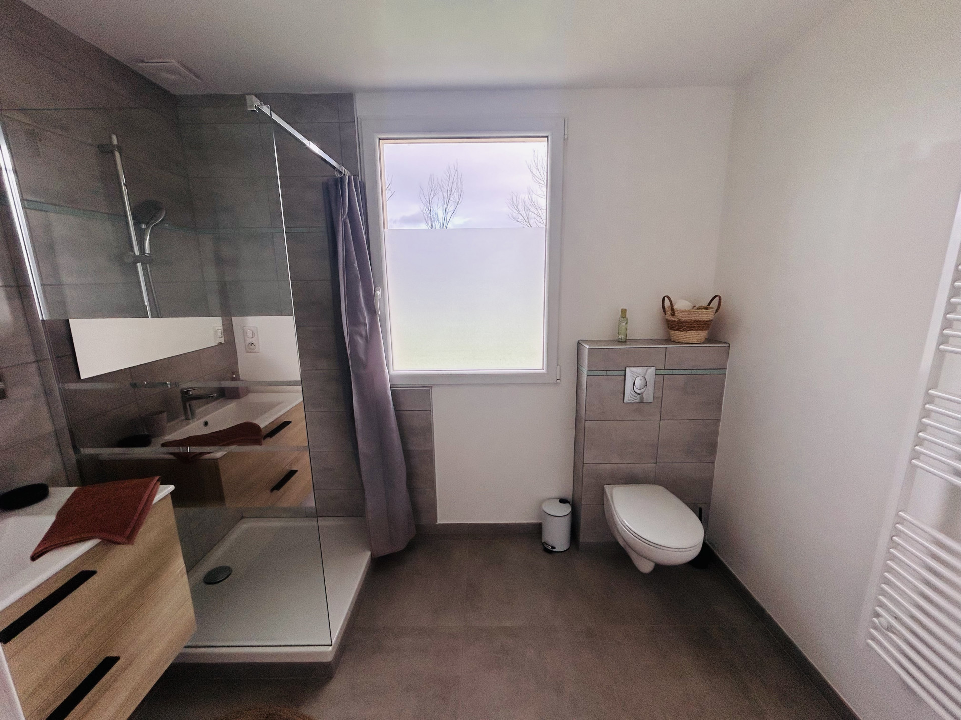 Gîte pour 19 personnes à 40mn du circuit des 24 Heures Gîte pour 19 personnes à 40mn du circuit des 24 Heures