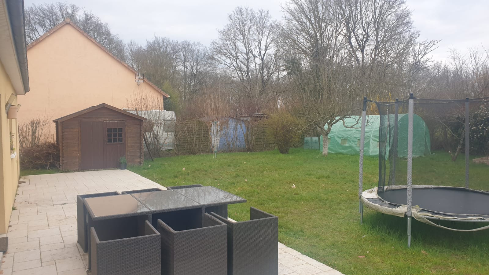 Jardin avec terrasse - à 20 min du circuit