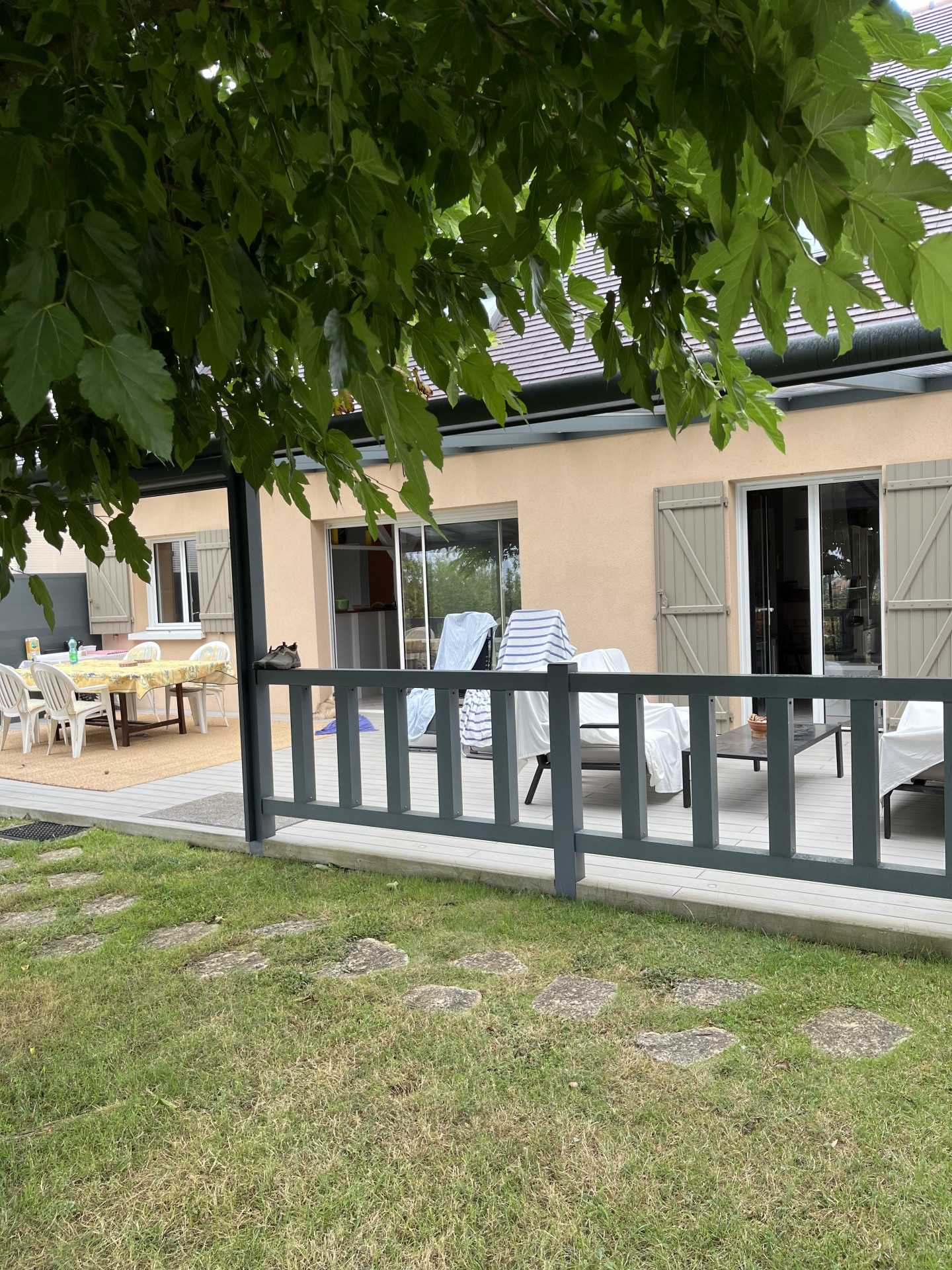 garden - bed and breakfast 15 minutes from the 24-hour race circuit