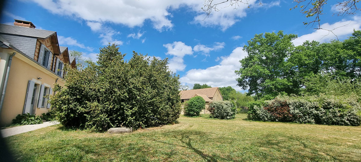 jardin - gîte à 12mn du circuit des 24H