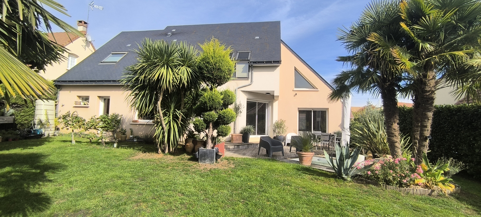 jardin - villa à 27mn du circuit