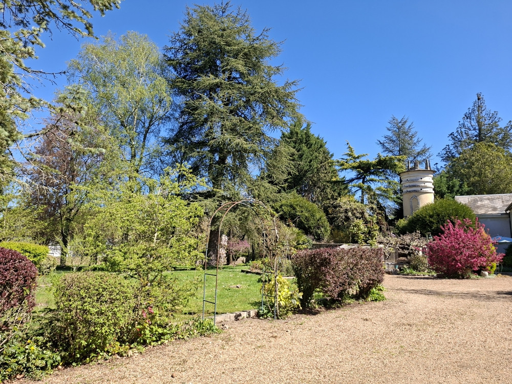 2 guest rooms with private bathrooms, 30 minutes from the 24 Hours of Le Mans circuit