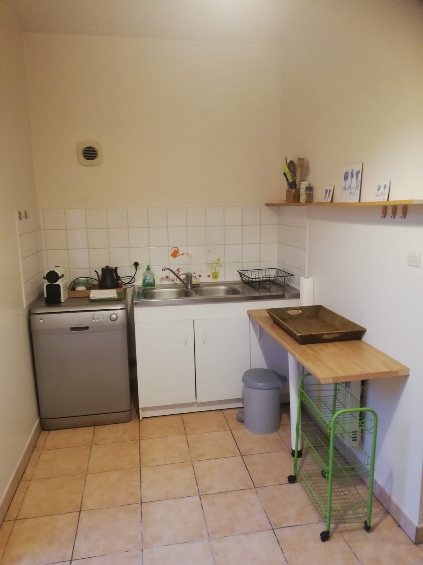 Petite cuisine chambre du gardien 