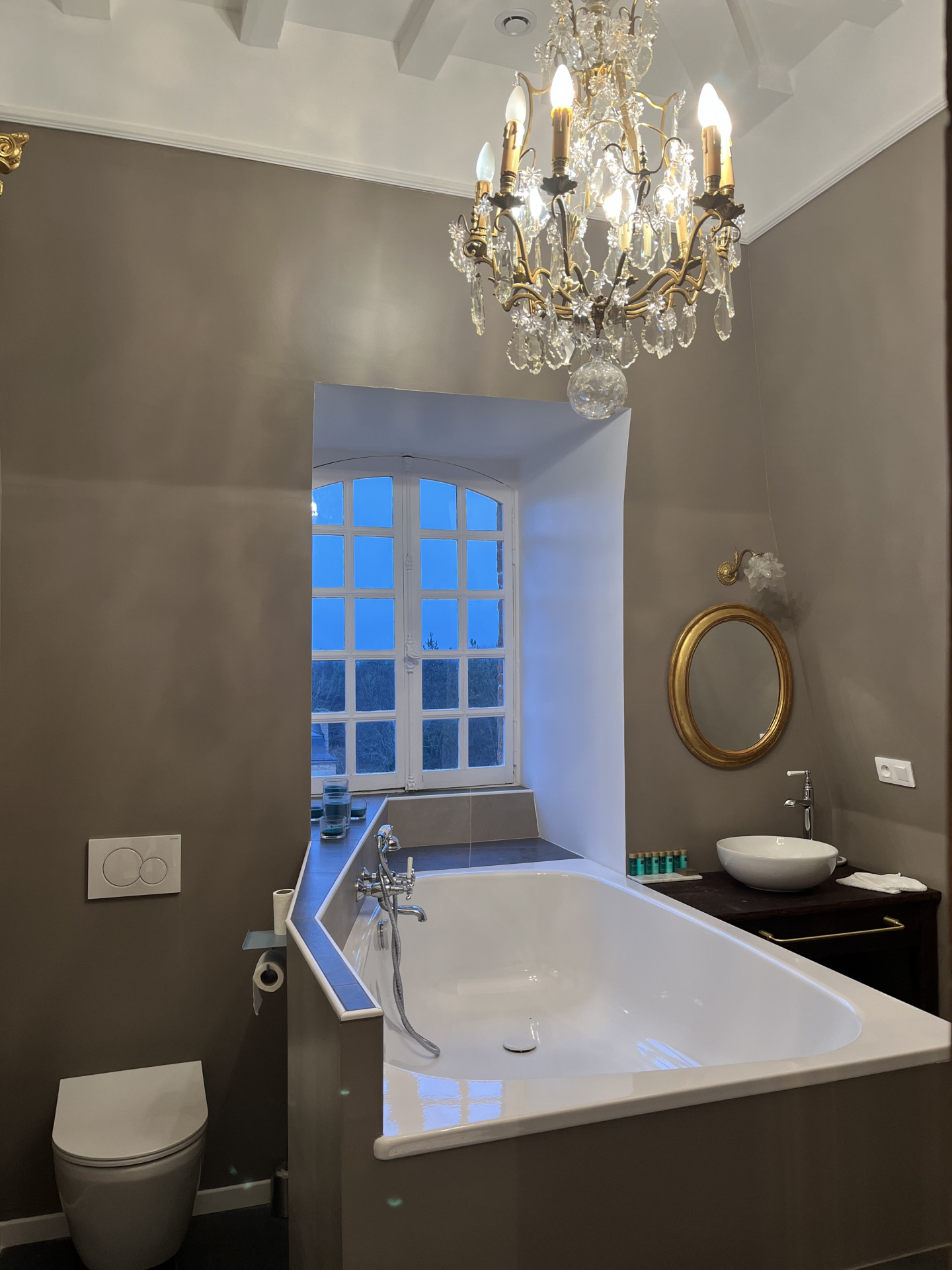photo-chambre-6-avaugour-wc-7198