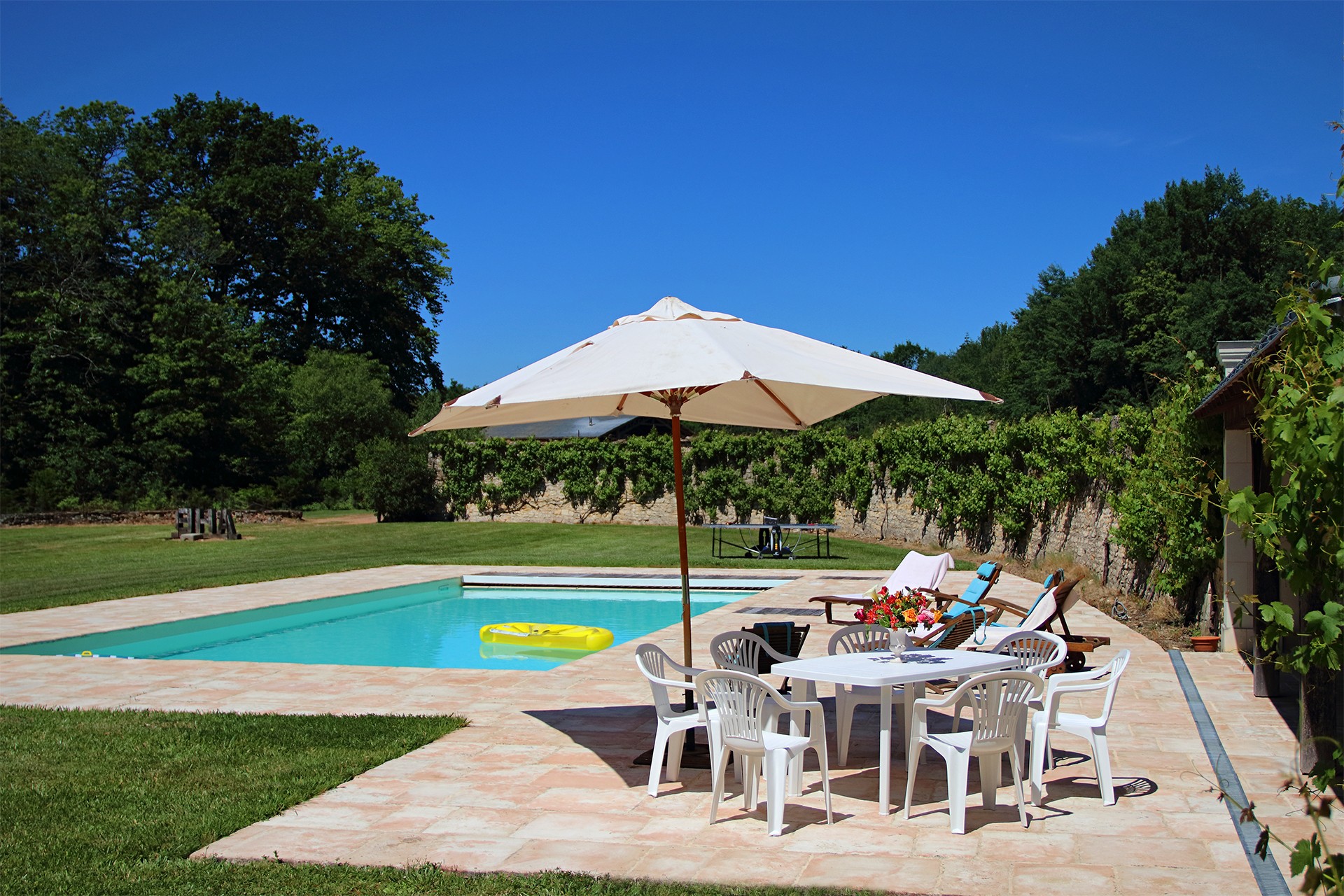 piscine-chateau-circuit-le-mans