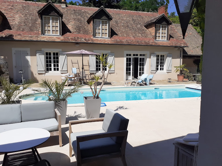 Piscine 2 - 16 min from circuit